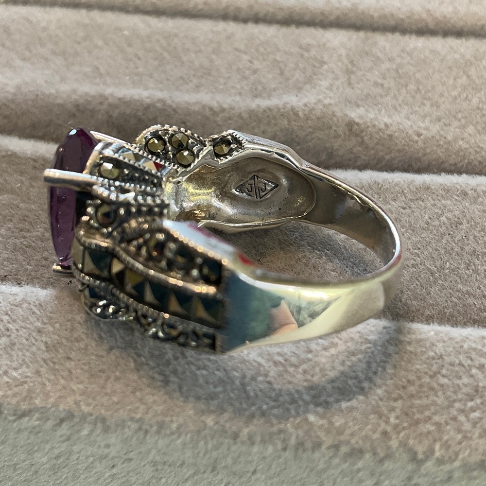 Elegant Purple Teardrop Ring - Picture 3 of 6